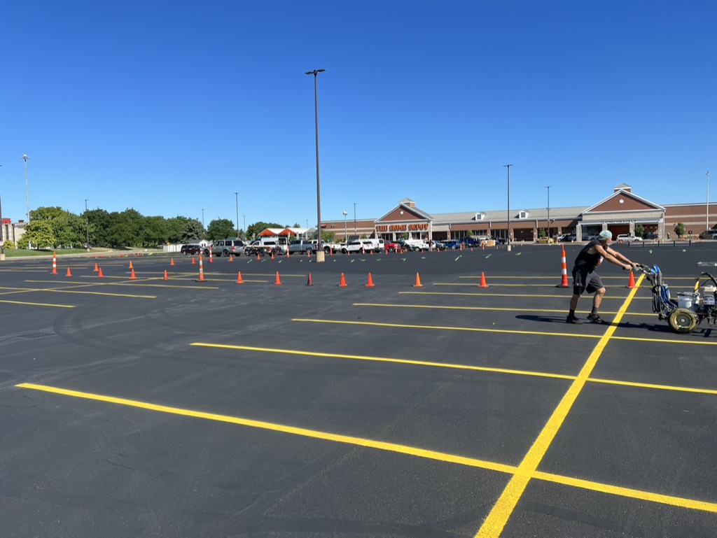 Asphalt Sealcoating | B&E Coating
