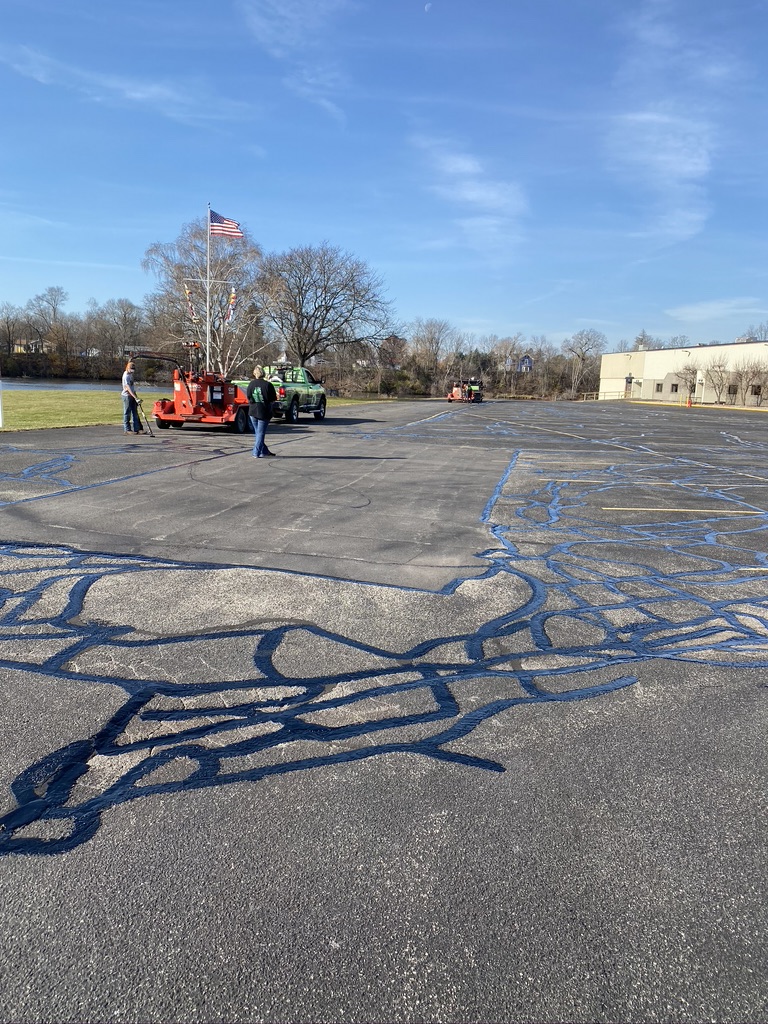 Crack Repair Is Needed For Asphalt Maintenance | B&E