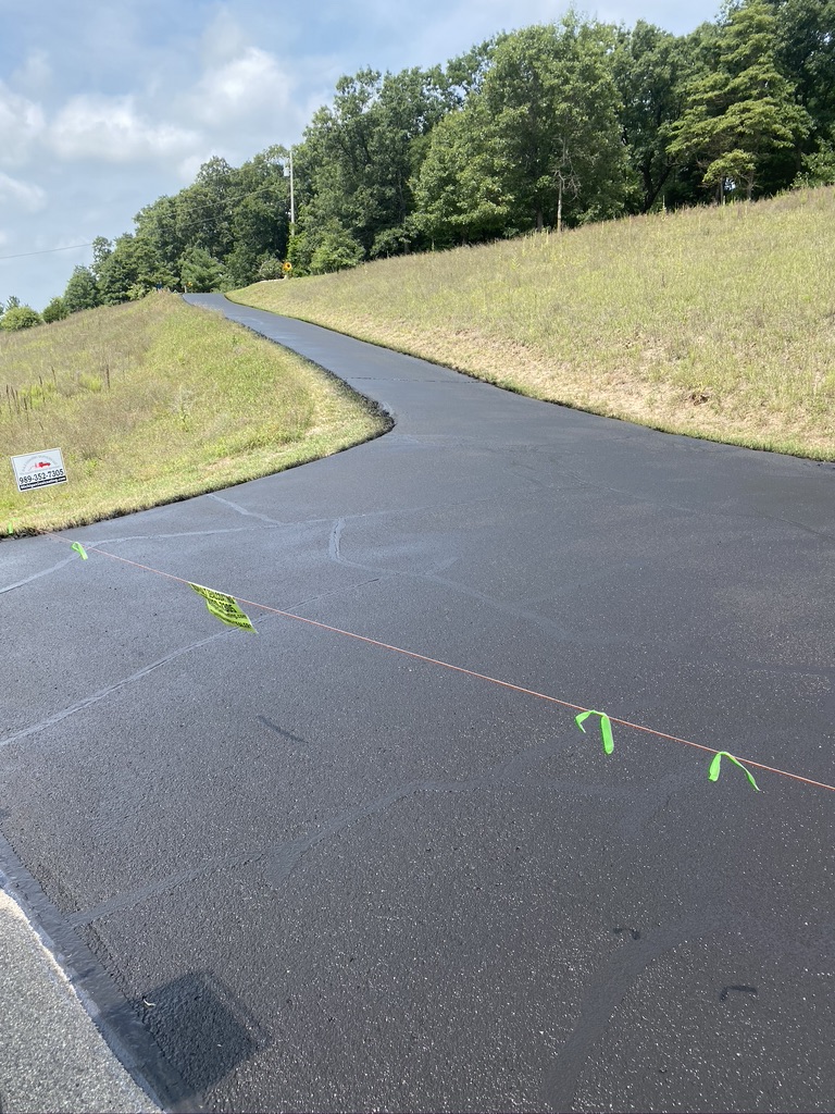 Difference Between Asphalt Paving And Sealcoating | B&E