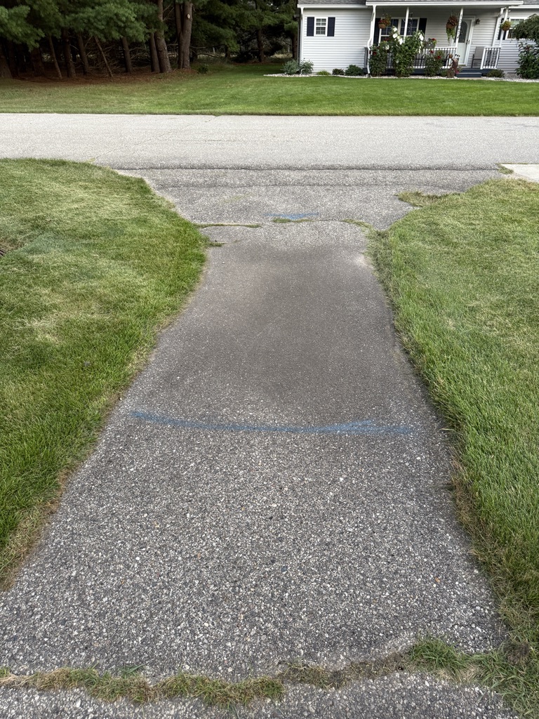 Michigan Asphalt Drainage Issues: Signs and Fixes | B&E Coating