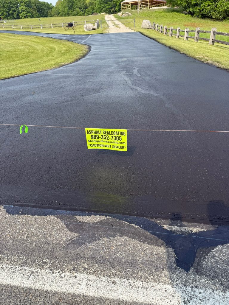 Michigan Asphalt Sealcoating | B&E Coating Services