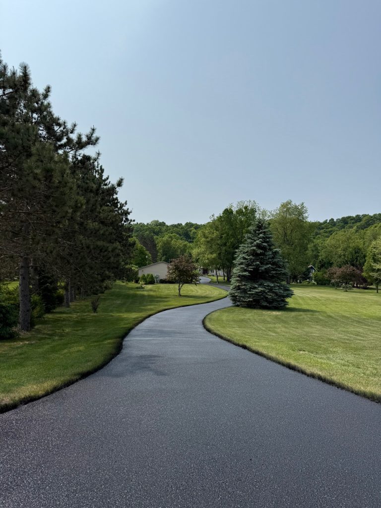 Asphalt Sealcoating Services | B&E Coating
