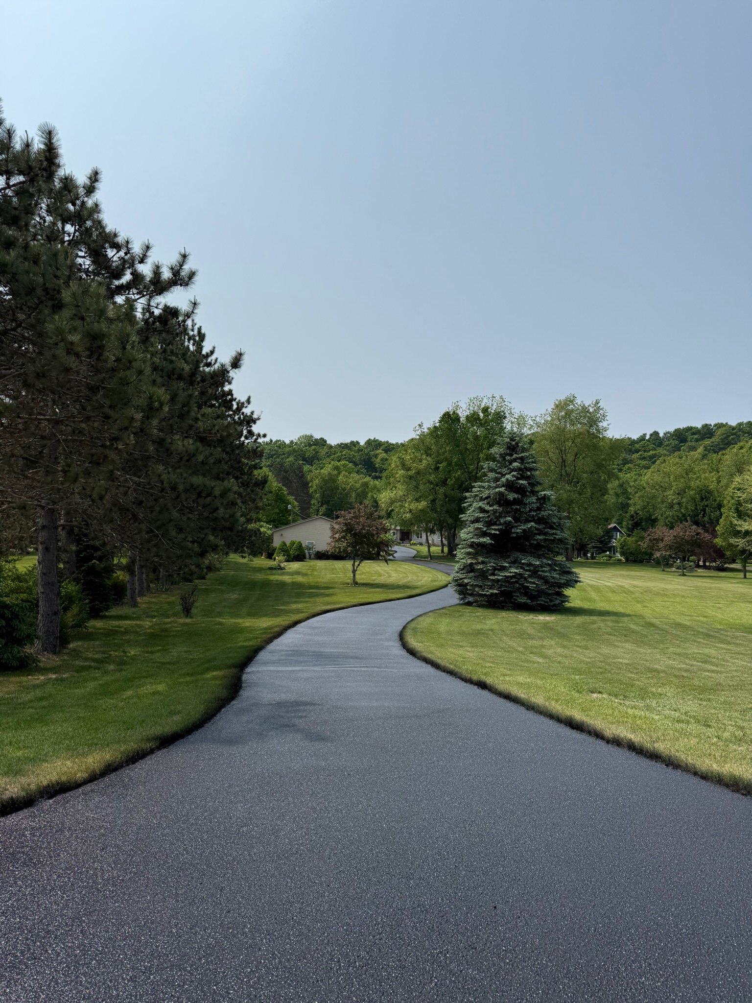 Asphalt Sealcoating Services | B&E Coating