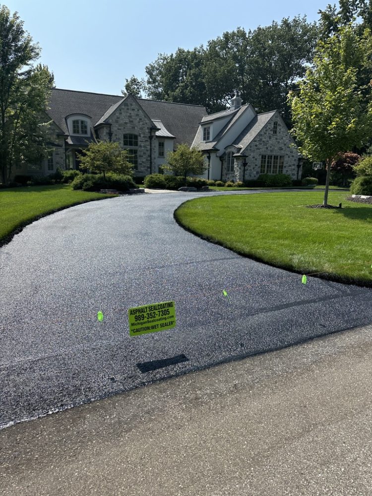 Why Do I Need Asphalt Sealcoating? | B&E