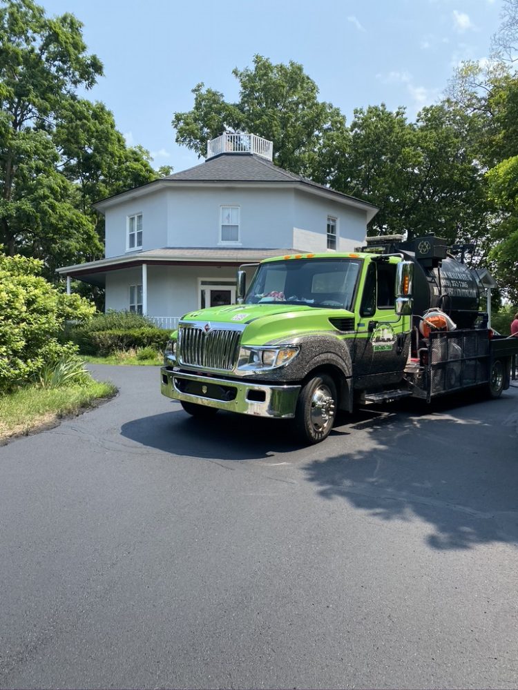 Closing Your Business Parking Lot For Asphalt Paving | B&E