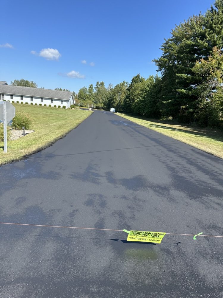 Best Sealcoating Practices for Asphalt Parking Lots | B&E