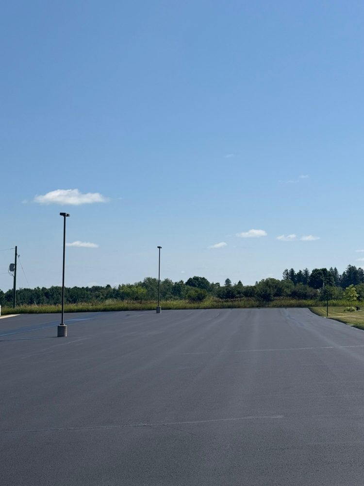 Commercial Asphalt Sealcoating | B&E Coating Services