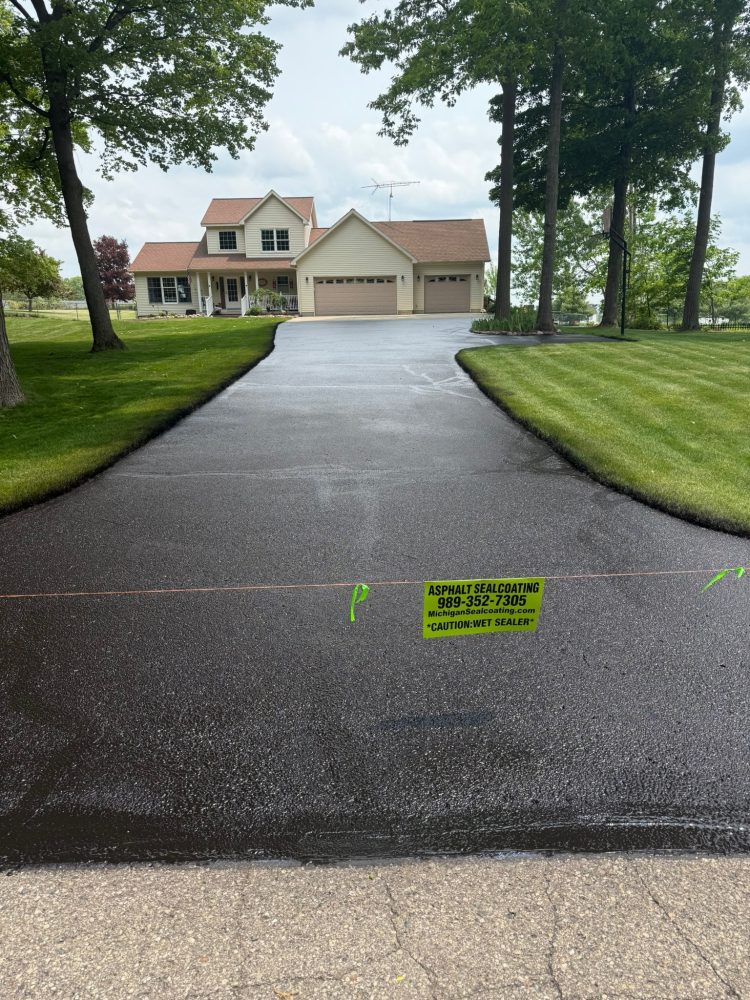 Asphalt Sealcoating | B&E Coating Products