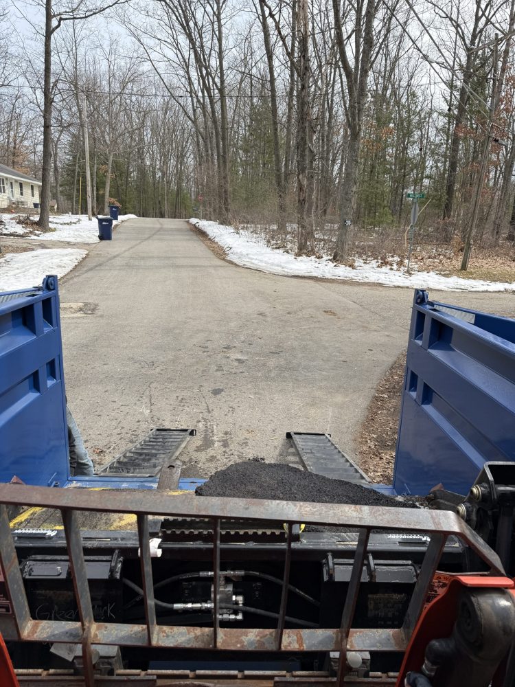 Michigan Asphalt Job | B&E Coating Services